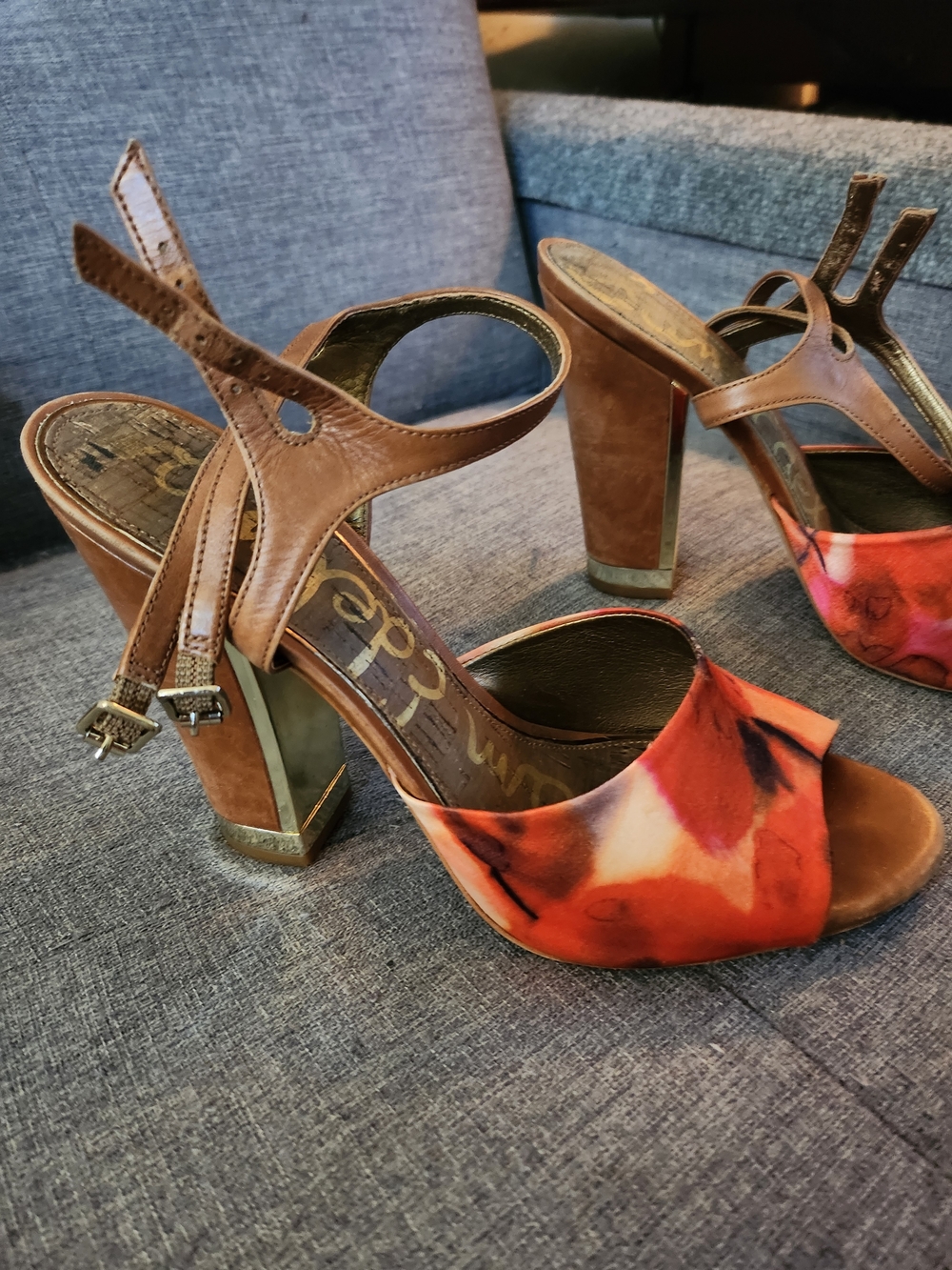 Sam Edelman Tan Leather Block Heel Sandals with Red Floral Front Sz. 8.5
